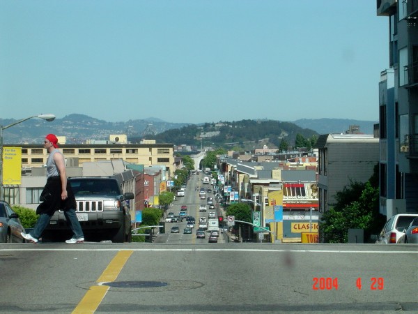 Cornwall Weblog: San Francisco -- looking down Bay Street (DSC01851.JPG, 600 x 450, 68.0K) 