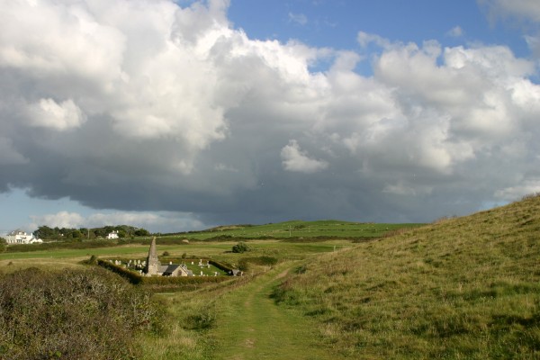 Cornwall Weblog: St. Enodoc church from Daymer Bay with clouds (IMG_0982.JPG, 600 x 400, 56.0K) 