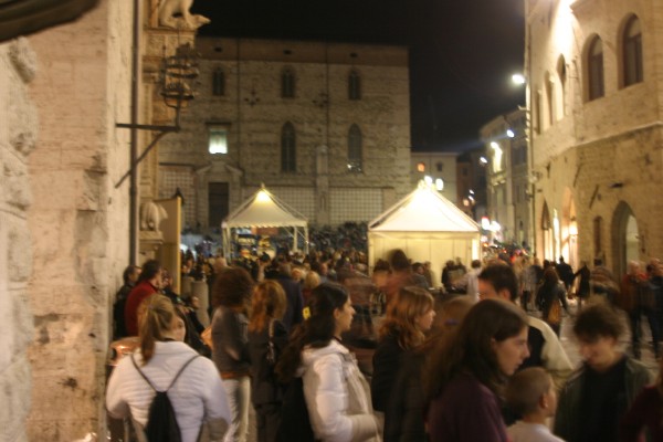 Cornwall Weblog: Perugia at night (IMG_1323.JPG, 600 x 400, 56.0K) 