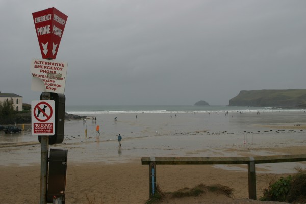 Cornwall Weblog: Polzeath Beach in mid-winter (IMG_1544.JPG, 600 x 400, 40.0K) 