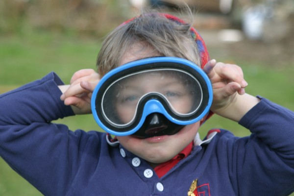 Cornwall Weblog: Nathaniel and space goggles (IMG_3668.JPG, 600 x 400, 48.0K) 