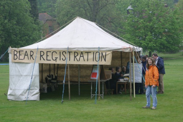 Cornwall Weblog: Abinger Hammer Bear Days picnic (IMG_4122.JPG, 600 x 400, 68.0K) 