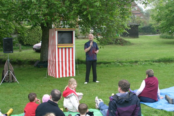 Cornwall Weblog: Punch and Judy (IMG_4151.JPG, 600 x 400, 92.0K) 