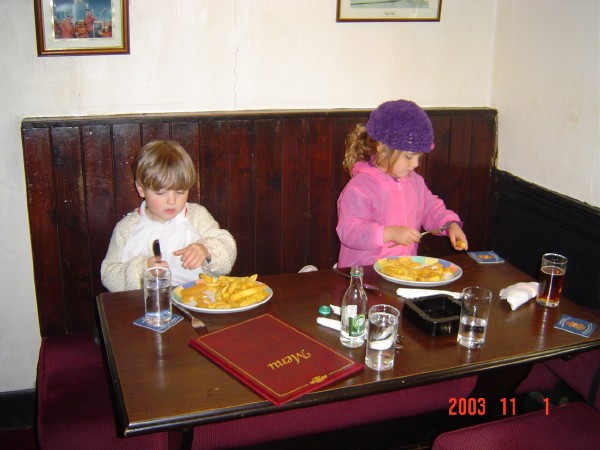 Nathaniel and Maya in Cornwall: Photo 6 (DSC01671.JPG, 600 x 450, 64.0K) 