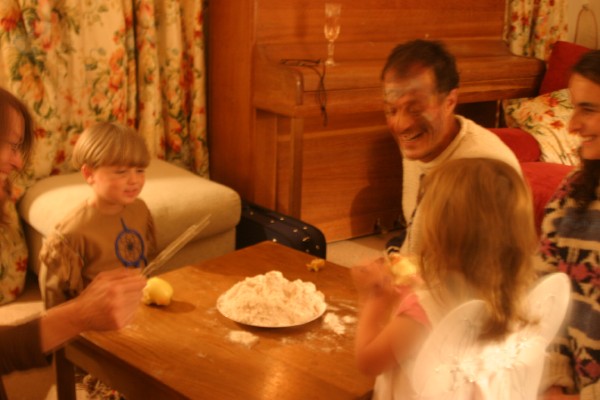 Nathaniel and Maya in Cornwall: Photo 29 (IMG_1607.JPG, 600 x 400, 56.0K) 