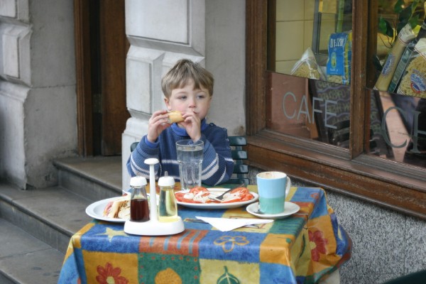 Nathaniel in London: Photo 28 (IMG_2322.JPG, 600 x 400, 68.0K) 