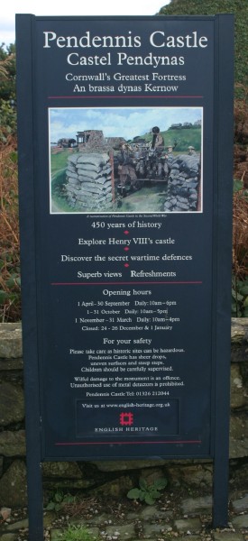 Pendennis Castle: Photo 22 (IMG_3025.JPG, 275 x 600, 52.0K) 